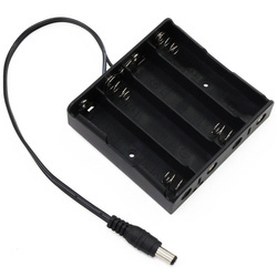 Koszyk na 4 baterie typu 18650 z wtykiem 2.1/5.5