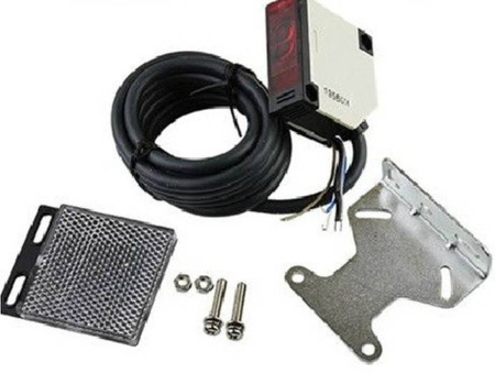 Czujnik fotoelektryczny SPDT E3JK-R4M1 230 VAC