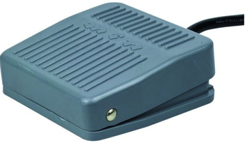 Przełącznik nożny ON-(ON) 10A 250V przewód 15cm