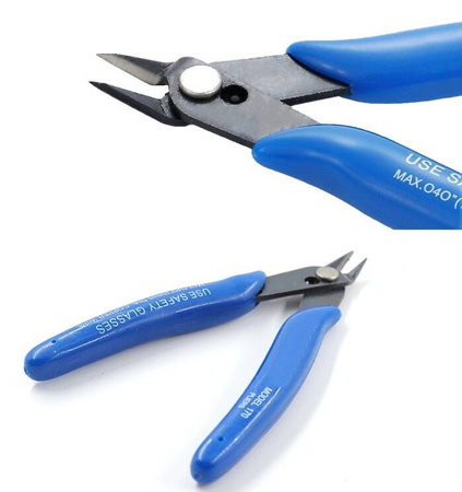 Lutownica prezyzyjna zestaw w etui 22 elementy Lutownica Odsysacz