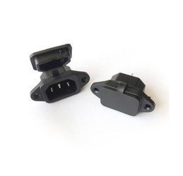 Gniazdo AC IEC męskie do obudowy z klapką