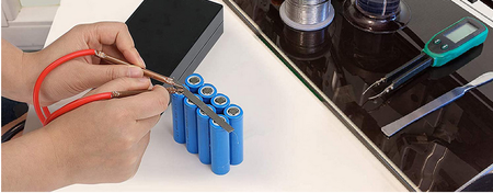 Uchwyt do zgrzewarki punktowej do ogniw 18650 z automatycznym wyzwalaniem